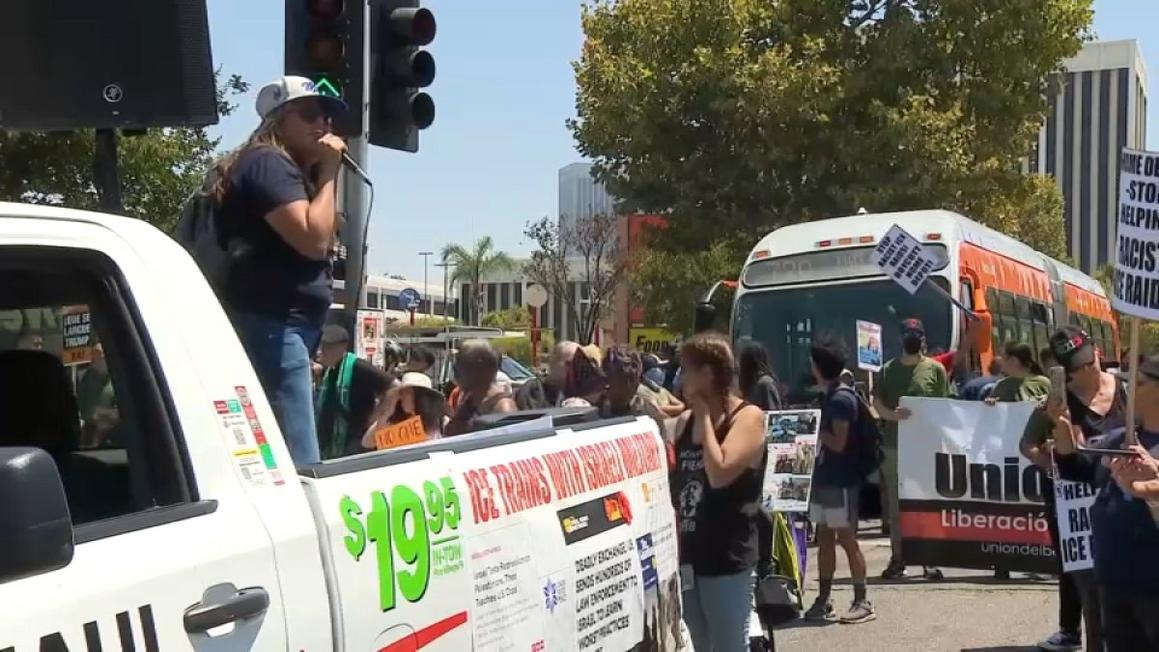downtown LA protest 0809