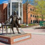 George Mason University Cắt Giảm Chương Trình DEI, Tăng Lương Cho Hiệu Trưởng