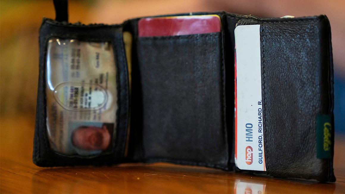 mechanic finds lost wallet ford worker fox news 001