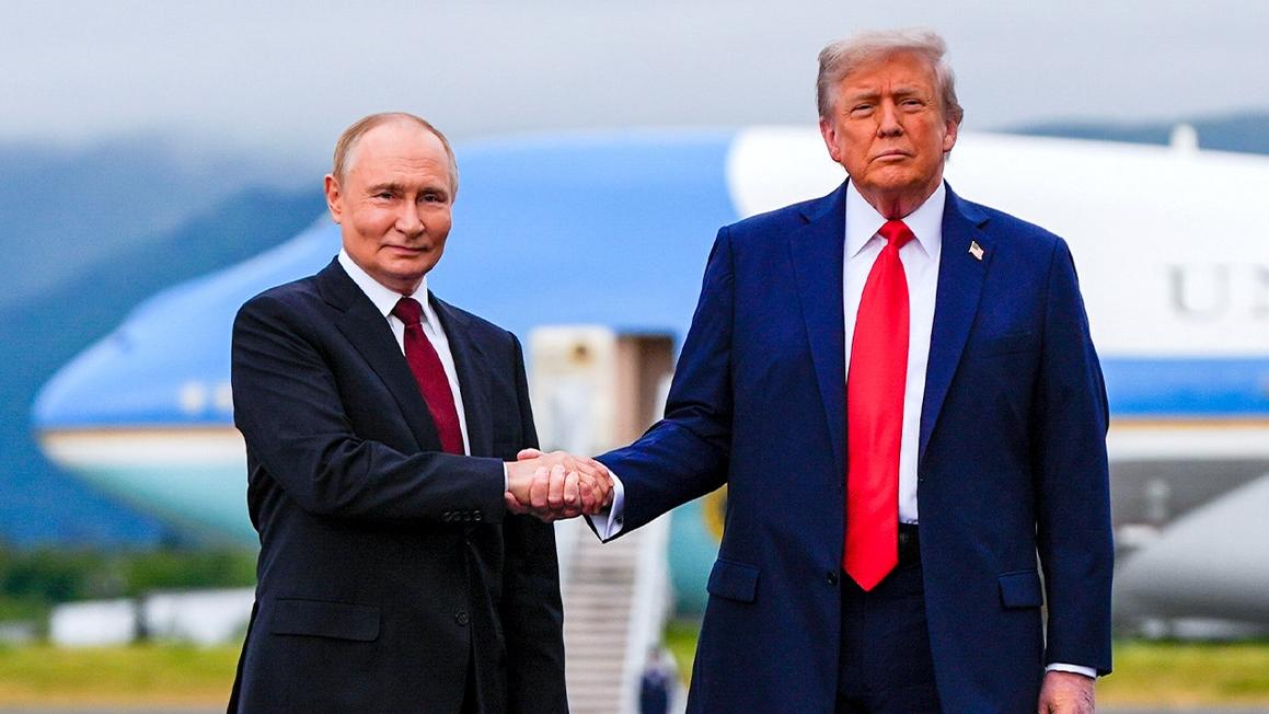 putin trump handshake alaska 1