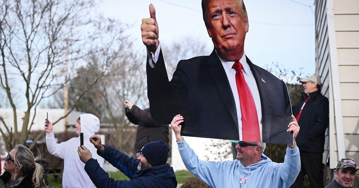 Phe Phái Cánh Tả Nên Ngừng Chỉ Trích Đàn Ông, Điều Này Đẩy Họ Về Phía Trump