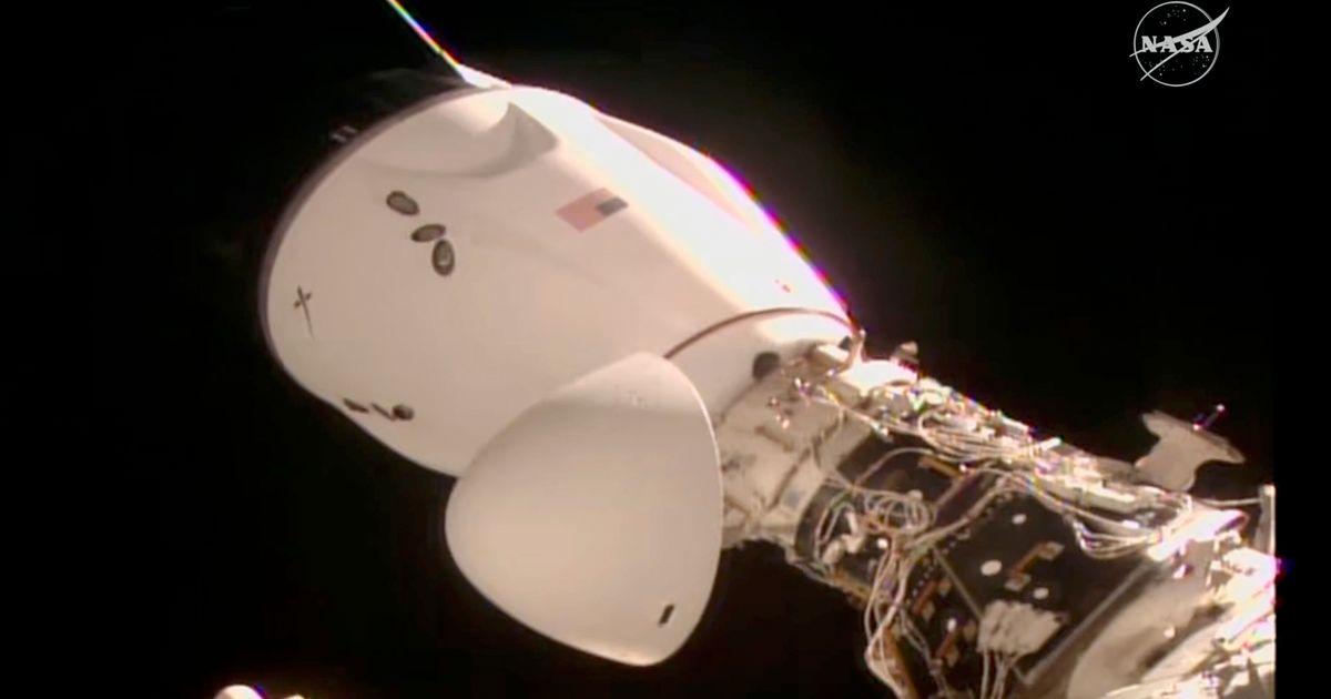 SpaceX đưa bốn phi hành gia lên trạm vũ trụ quốc tế sau 15 giờ