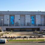 Smithsonian Gỡ Bỏ Đề Cập Đến Việc Từng Bị Đàn Hạch Tổng Thống Trump, Nói Là Tạm Thời