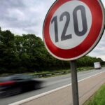 Phạt nặng người lái xe 321 km/giờ trên Autobahn Đức