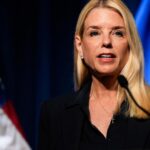 Tổng Thống Trump Siết Chặt Chính Sách: Hàng Chục Ngàn Sinh Viên Mất Quyền Lợi Học Phí Ưu Đãi