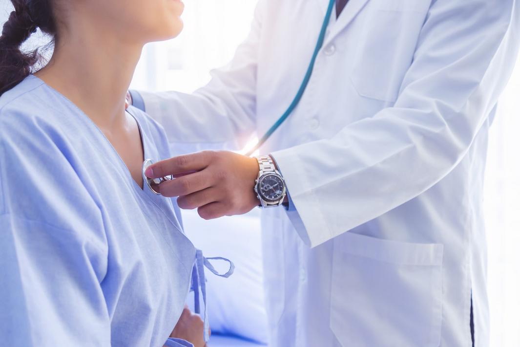woman heart doctor
